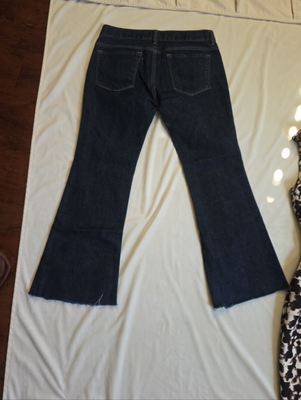 LOFT Women's Flare Jeans Dark Wash Blue Denim Size 6P - Picture 4 of 10